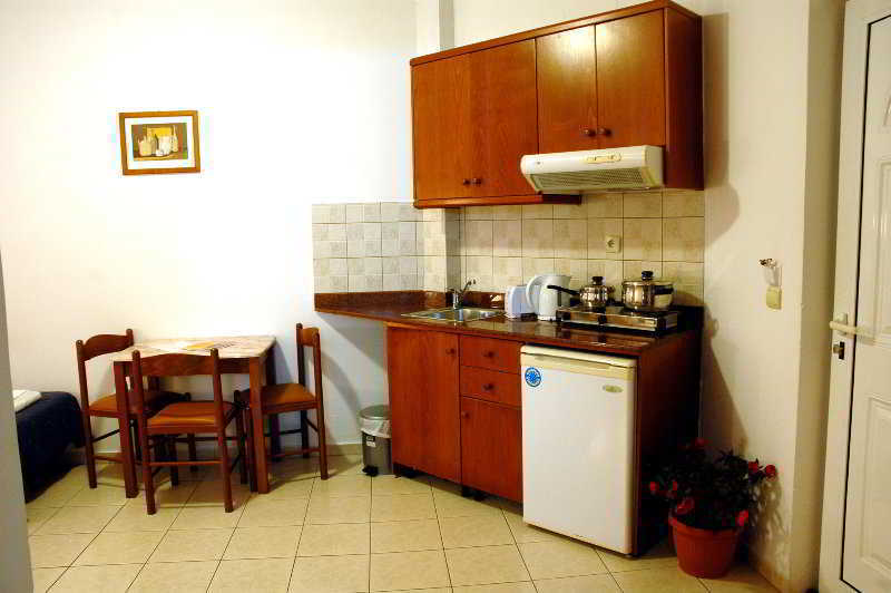 Danelis Studios & Apartments Малія Екстер'єр фото